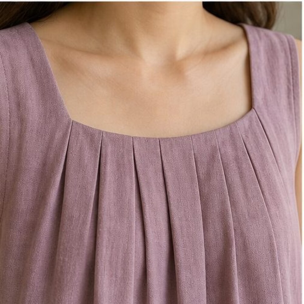 Emerald Pleated Blouse - Picture 4 of 6